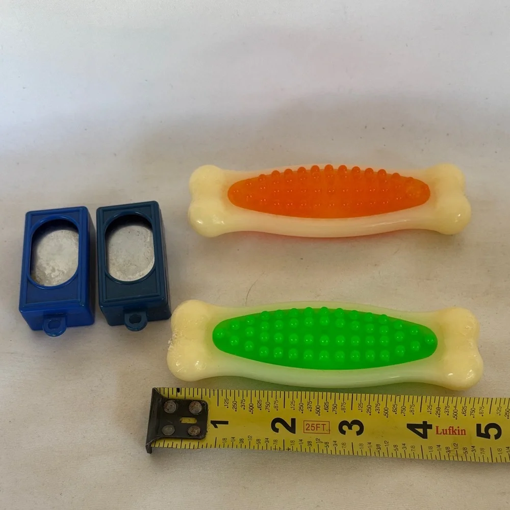 CUTE’ DOG FELT RED STORAGE TOTE WITH COLORFUL CHEW BONE TOYS & TRAINING CLICKS - Picture 10 of 12